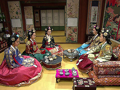 중궁전, 후궁전, 동궁전 이야기